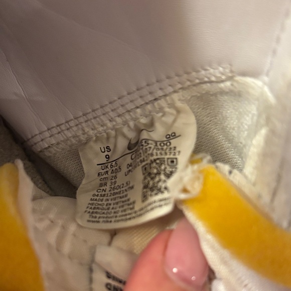 Nike Blazers White and Black High-Top Sneakers - Picture 5 of 5